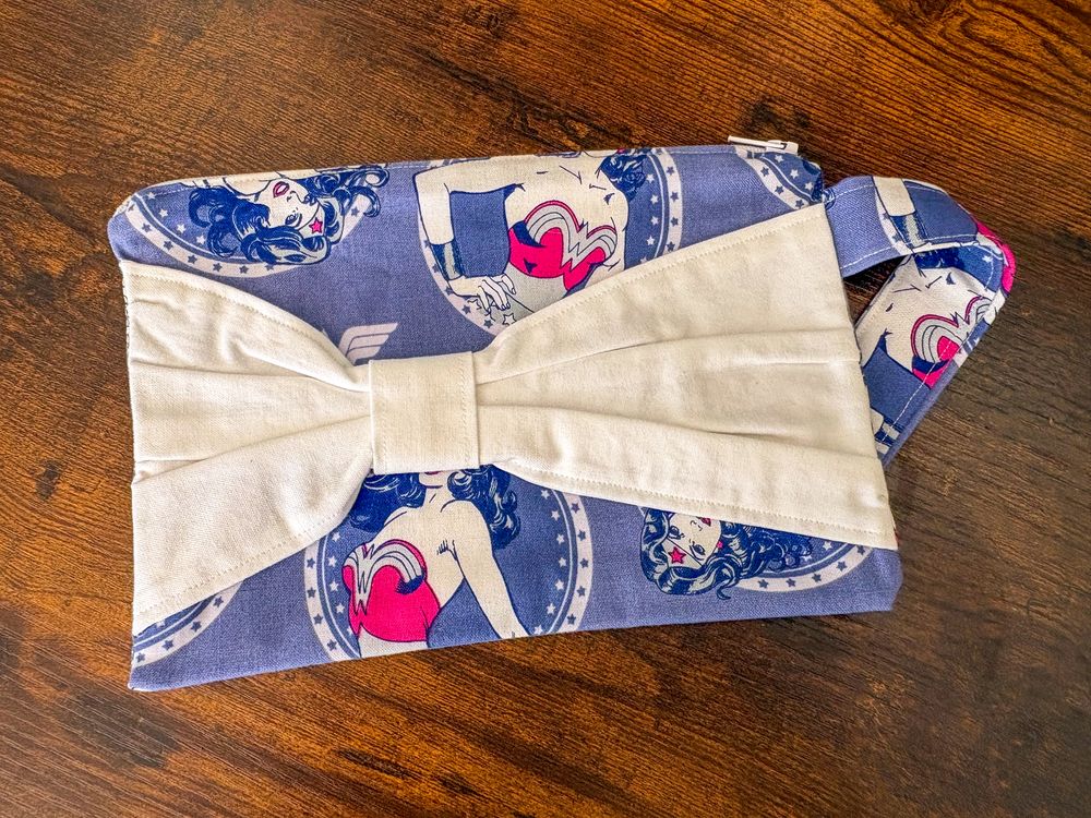 Wonder Woman Zippered Bag with Strap